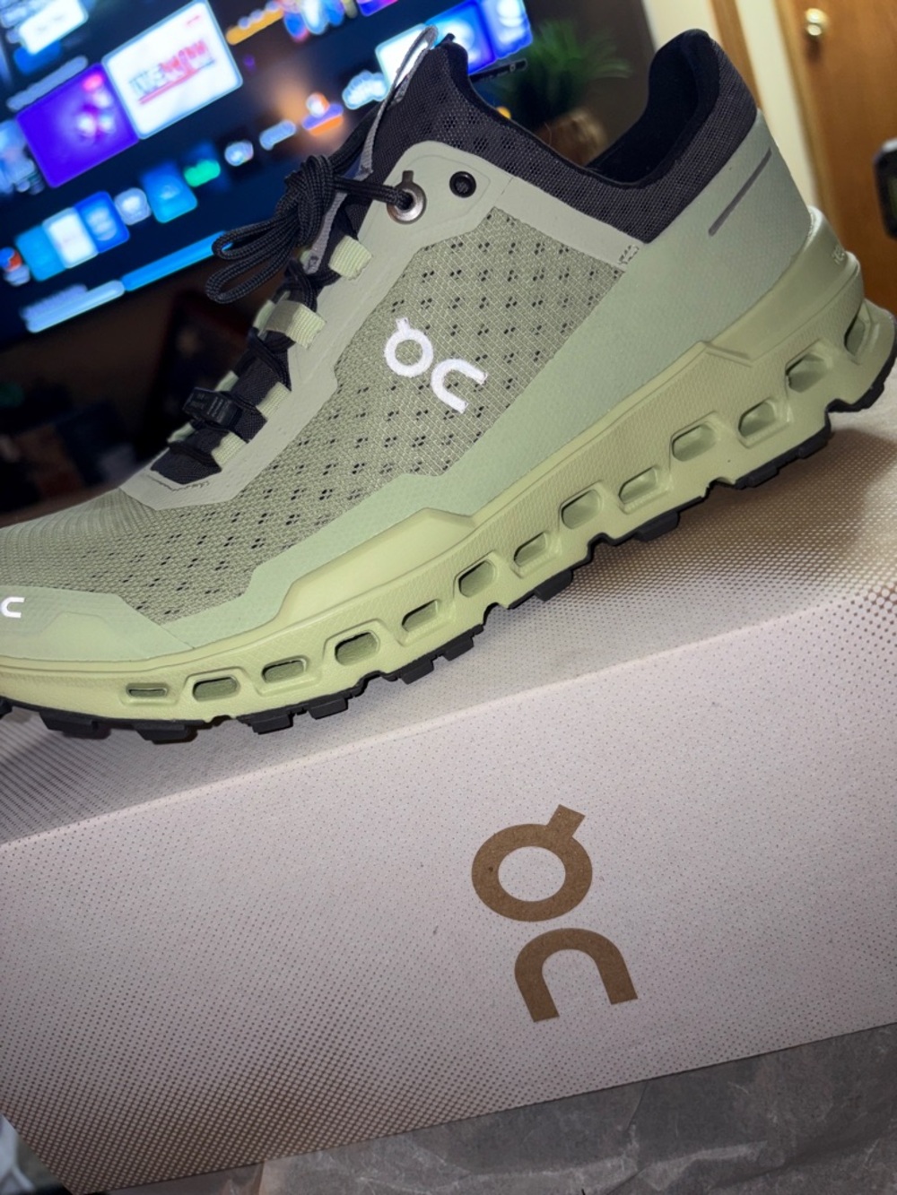 On Cloud Running Shoes Womens Light Green Athletic Sneakers